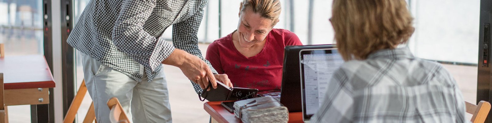 Cómo Construir una Carrera Exitosa en el Sector Financiero: